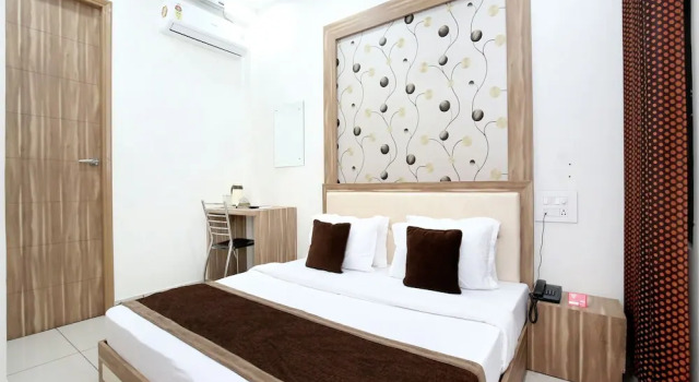 OYO 11882 Hotel Krishna, Book Hotel Bathinda Punjab