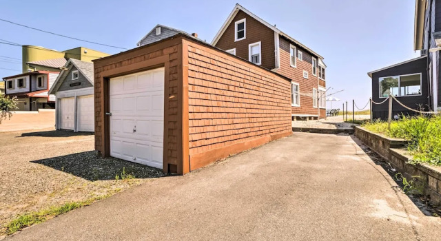 Beachfront Connecticut Retreat w/ Views!, Забронировать Дом для отпуска Коттеджи штата Коннектикута, Коттедж