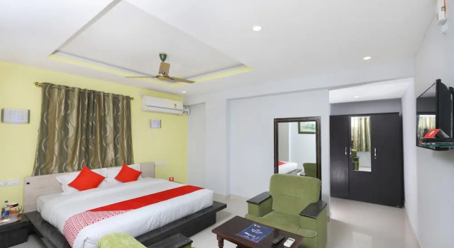 Двухместный номер Deluxe OYO 12765 Hotel Golden Rooms