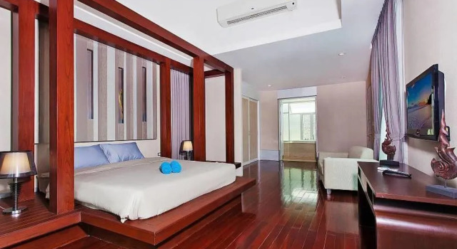 Jomtien Waree 9 with 6 bedrooms