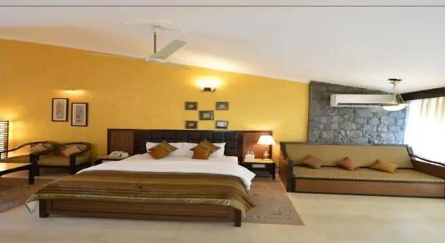 Hotel Raj Hans