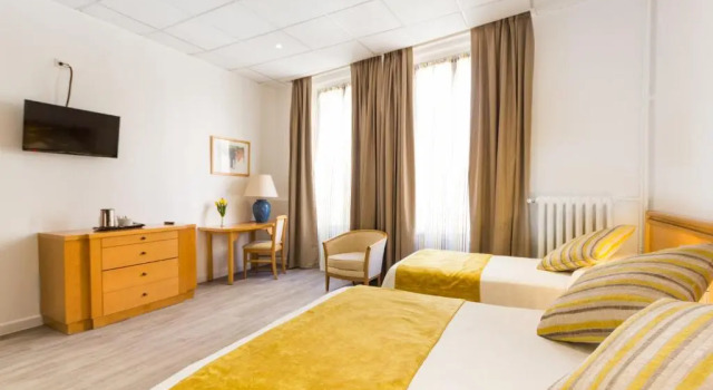 Трёхместный номер Superior Hotel Busby