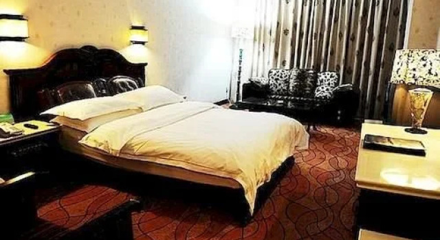 Long Feng Xiang Shangri-La, Buchen Sie Hotel Hotels in Yunnan mit Parkplatz, Parkplätze