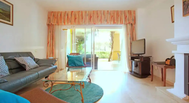 Villa Rio Real Marbella, Забронировать Вилла Отели Марбелья с парковкой, рядом с Пляж Эль-Пинильо, Парковка