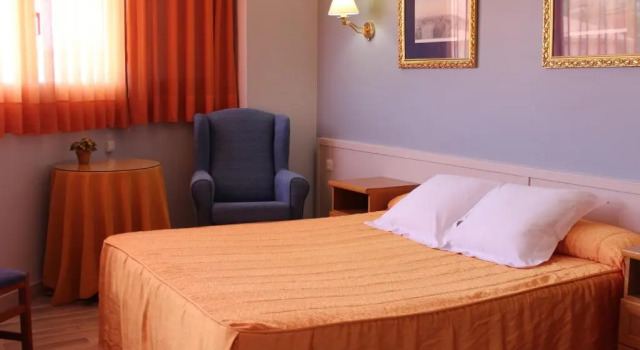 Двухместный номер Standard Hostal Montserrat