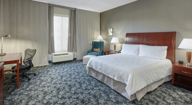 Hilton Garden Inn Naperville/Warrenville
