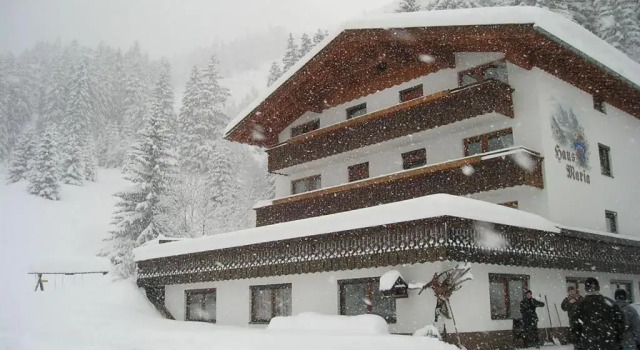 Appartements Haus Maria, Prenota Appartamento Bach Lechtal, vicino a Jöchlspitzbahn