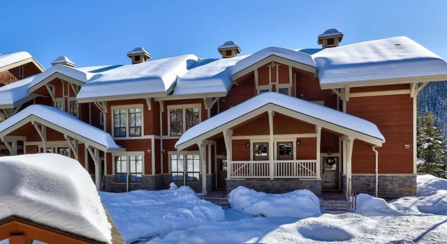 Stones Throw #26 By Bear Country, Buchen Sie Ferienwohnung Sun Peaks British Columbia