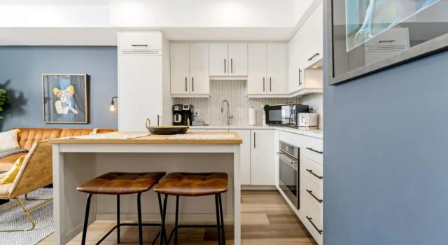 Апартаменты Stylish Downtown 1BR Condo - Superb Views