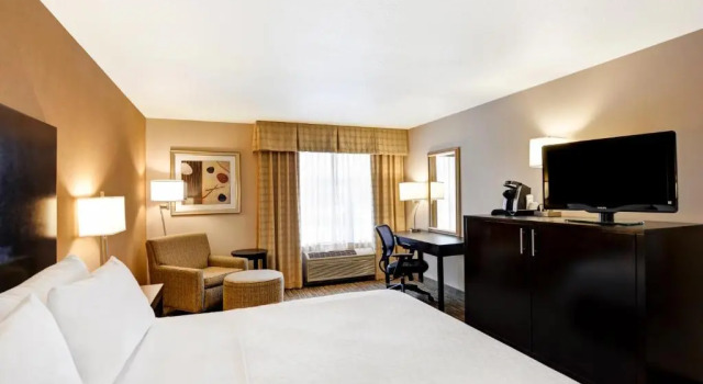 Номер Standard Holiday Inn Express Hotel & Suites Milwaukee-New Berlin by IHG