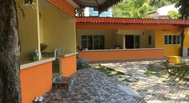 Коттедж Kathu Waterfall Bungalow