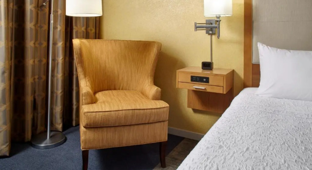 Двухместный Accessible номер NONSMOKING Hampton Inn & Suites Pittsburgh Airport South/Settlers Ridge