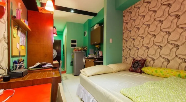 Номер Standard с балконом Camella Northpoint Condominium by Diamond Star Management Services