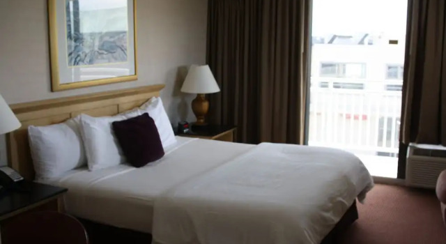 Двухместный номер Standard с балконом The Empress Hotel & Adult Nightclub