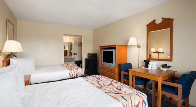 Days Inn North Tampa Near Busch Gardens, Book Hotel SPA-hoteller i Tampa, SPA