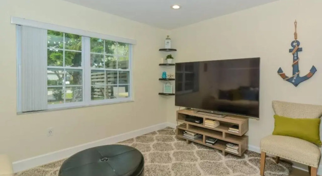 Lovely Cottage near the Beach and Downtown Sarasota