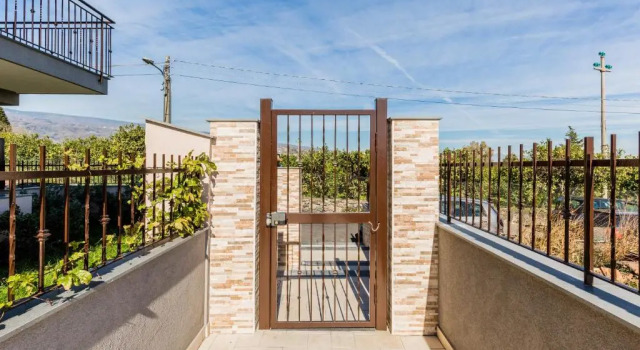 Suite Apartment Zaffiro - Etna Diamond Suite - SunTripSicily, Prenota Appartamento Hotel a Sicilia con parcheggio, Parcheggio
