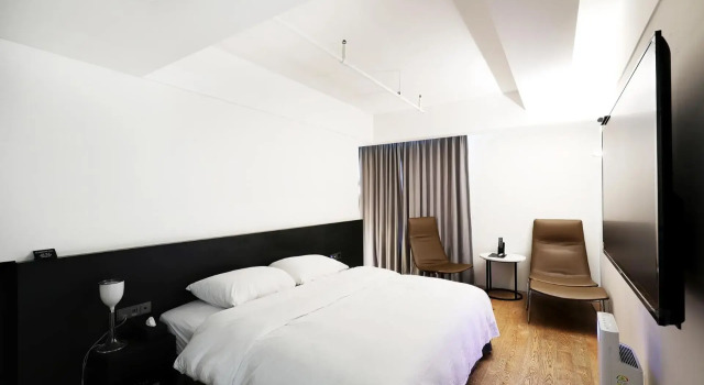 Hotel 498