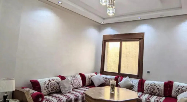Classic and Comfy Apartment.Steps to Sea.Tarmway, Забронировать Апартаменты/квартира Отели Темара с парковкой, Парковка