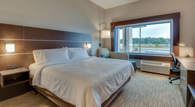 Двухместный номер Standard Holiday Inn Express & Suites - Union City by IHG