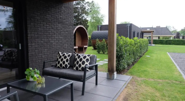 The White Oak - Luxe 4 persoons bungalow met prive sauna, Rezerwuj Hotel Hotele w Veluwe z parkingiem, Parking