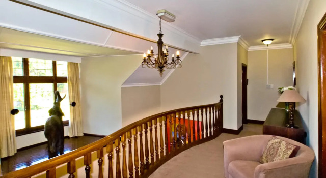 Eagle Wind Manor, Забронировать Отель «постель и завтрак» Ботас Хилл Квазулу-Наталь