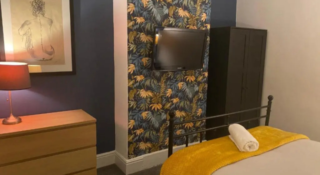 Refurbished 3 Bed House in Manchester, Boek Hotel Salford Manchester