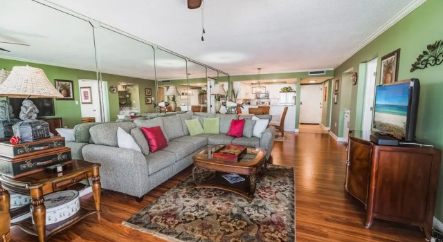 Lagoon Towers 606, Buchen Sie Ferienwohnung Upper Grand Lagoon Florida