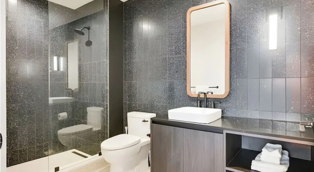Коттедж 2 Luxury Condos, 1 Block From Rainey St New High Rise w/ Rooftop Pool & Gym