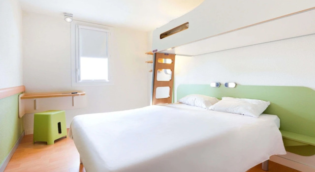 Трёхместный номер Standard ibis budget Saint Paul Les Dax