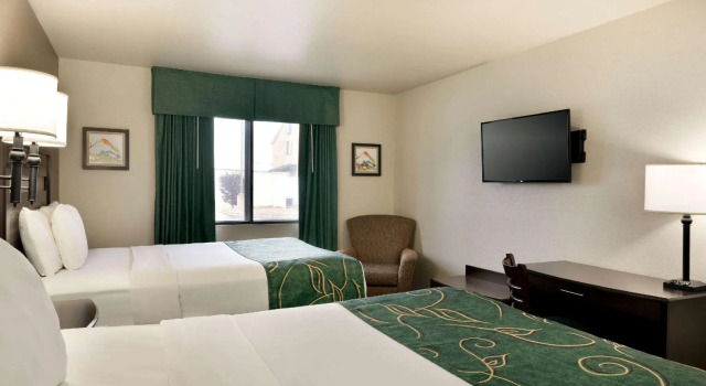 Четырёхместный номер Standard Travelodge by Wyndham Dexter