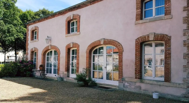 Château Mesny, Varaa Hotelli  