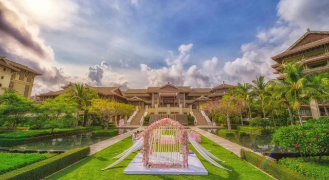 Отель The Ritz-Carlton Sanya Yalong Bay