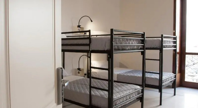 Кровать в общем номере Lobby Collective Hostel - Lecce
