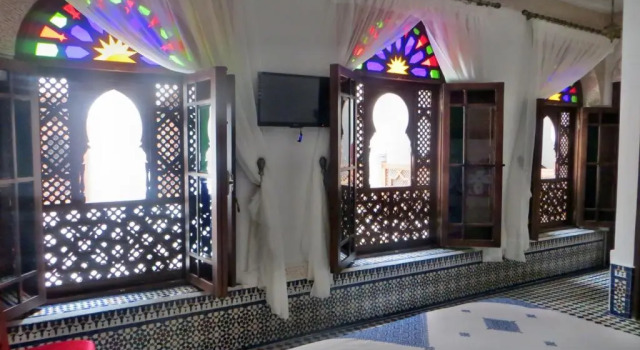 Camera Standard Riad Mazar