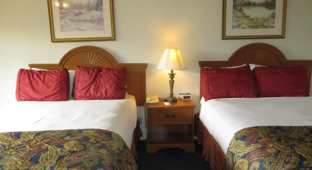 Четырёхместный номер Standard The Monarch Resort
