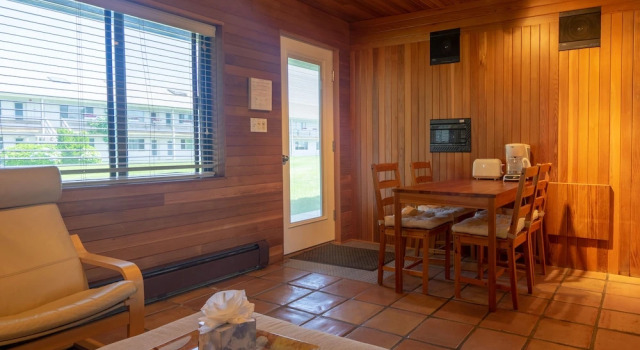 Апартаменты Economy The Ocean Dunes at Amagansett