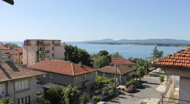 Люкс Fits Guest House