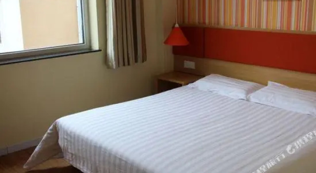 Люкс Home Inn (Weihai Wanda Plaza Haibin Road Crown Bathing Beach)