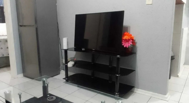 Апартаменты Comfort Central Sandton Apartment