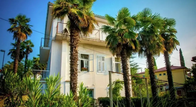 Cosy Apartment in Malinska With Barbecue, Prenota Appartamento Hotel a Isole Quarnerine con parcheggio, Parcheggio