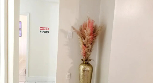 Коттедж Glam 2 Bedroom Suite 4 Miles from Hard Rock Stadium