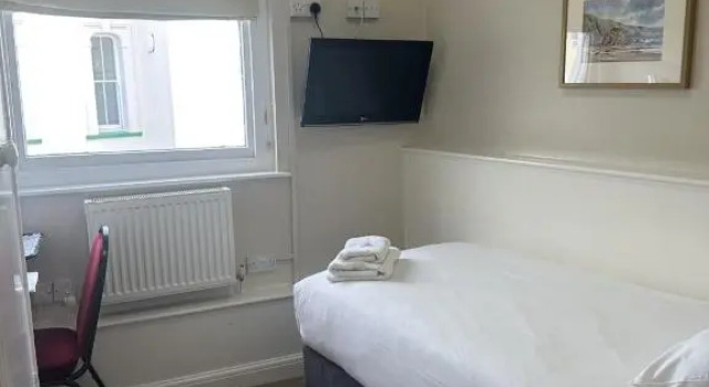 Номер Standard Clarence House Hotel