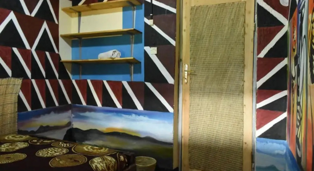 Кровать в общем номере Room in B&B - Red Rocks Rwanda - Double Room With Shared Bathroom