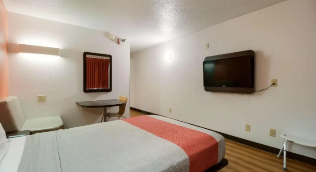 Четырёхместный номер Classic Motel 6 Davenport, IA