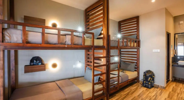 Кровать в общем номере HosteLife Gokarna