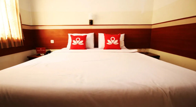 ZEN Rooms Near Airport Wastukencana, Забронировать Гостевой дом Гостевые дома Бандунга, рядом с Торговый центр Bandung Indah Plaza, Гостевой дом