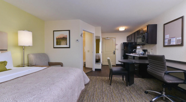 Двухместный люкс Candlewood Suites Casper by IHG