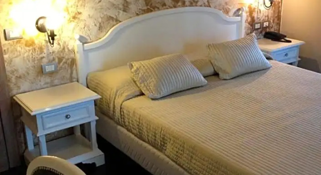Двухместный номер Standard с балконом и с видом на сад Hotel Baia dei Pini