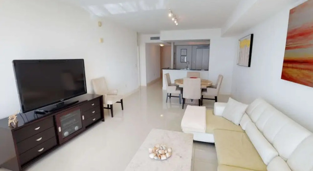 3000 Oasis Grand Blvd #803